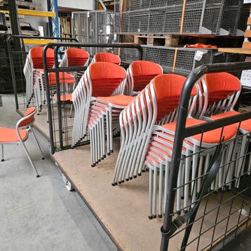 Aluminium stapelstoel  / kantinestoel - nieuwe oranje stof, Ophalen of Verzenden, Nieuw
