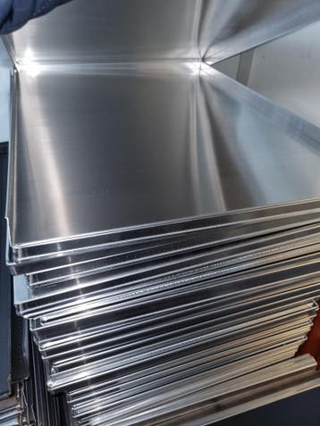 Veiling bakkerij inventaris bakkersplaten rekken tafels, Gebruikt, Bakkerij en Slagerij