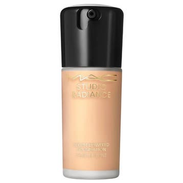 MAC Cosmetics - Studio Radiance Serum Foundation - NC14.5, Ophalen of Verzenden, Nieuw, Gehele gezicht, Make-up