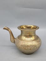 Indisches Lota – Rituelles Wassergefäß aus Messing –