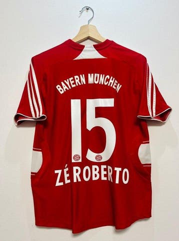 FC Bayern München - Duitse voetbal competitie - Zé Roberto -, Nieuw