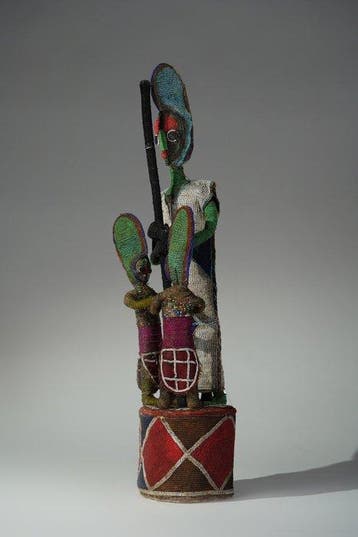 Een beeld van glasparels - Yoruba - Nigeria (Zonder, Antiek en Kunst