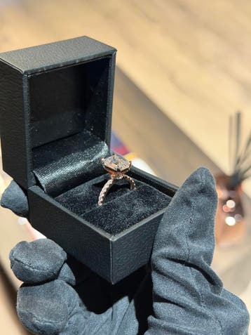 14K Roségouden Verlovingsring – 3.09ct VS1 F Emerald Diamant, Nieuw, Ophalen of Verzenden, 17 tot 18, Met edelsteen