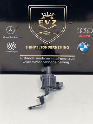 VW Transporter T5 waterpomp bj.2013 Artnr.5N0965561, Auto-onderdelen, Gebruikt, Volkswagen