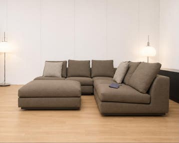 ZGAN Minotti Andersen Hoekbank Taupe + Hocker - NP €35.000, Hoekbank, 300 cm of meer, Ophalen of Verzenden, Zo goed als nieuw