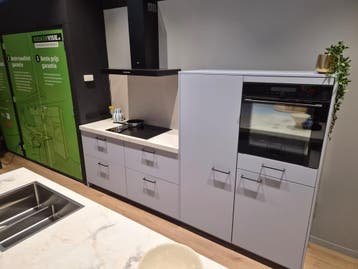 Luxe showroomkeuken met quooker en 5 apparaten, Ophalen, Overige typen, Zo goed als nieuw, Kunststof