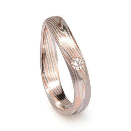 Trouwring Mokume Gane van Jaume Labro uitvoering Amal, Sieraden, Tassen en Uiterlijk, Ringen, Verzenden