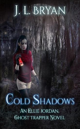 Cold Shadows - EN - J.L. Bryan - Paperback, Boeken, Gelezen, Ophalen of Verzenden, J.L. Bryan, Fictie