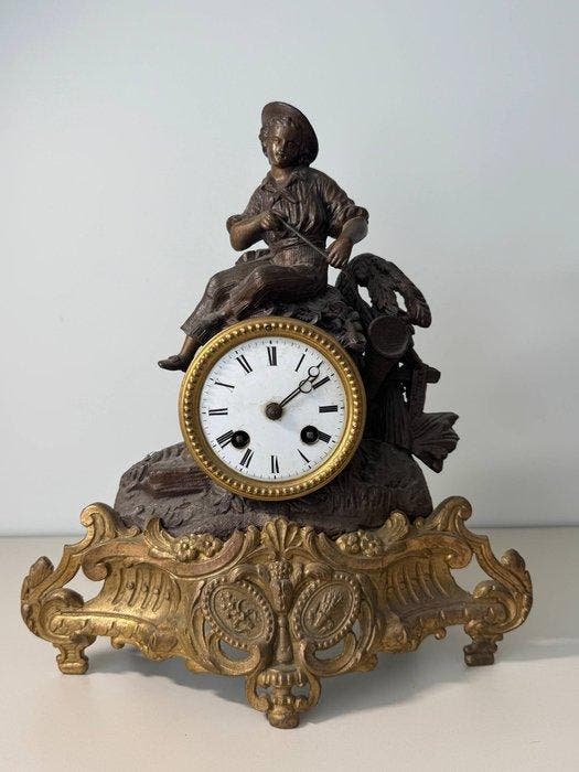 Figurale pendule - Antique mantel clock - Boy - Jugendstil -, Antiek en Kunst, Antiek | Klokken