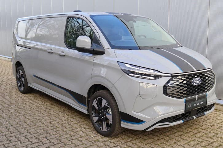 Ford E-Transit Custom 340 L2H1 Sport 64 kWh | 2x Schuifdeur, Auto's, Bestelauto's, Dealer onderhouden, Lease, Automaat, Financial lease