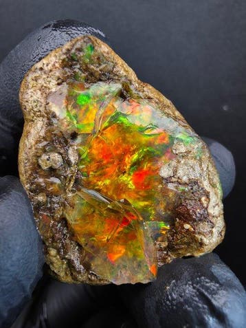 123cts Crystal Opal Specimen Ruw- 24.69 g