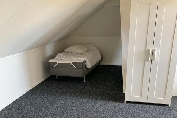 Kamer Weerdingerstraat in Emmen, Huizen en Kamers, Kamers te huur, 20 tot 35 m², Overige regio's