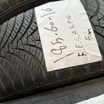 2 x Falken 185-60-16 4 Seizoenbanden 5mm, Auto-onderdelen, Banden en Velgen, Gebruikt, 16 inch, All Season, Band(en)