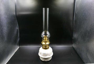 H&S - Petroleumlamp - Porselein, Messing, Glas