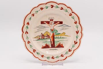 Bord creamware, rond 1800, kruisiging christus - Aardewerk -, Antiek en Kunst