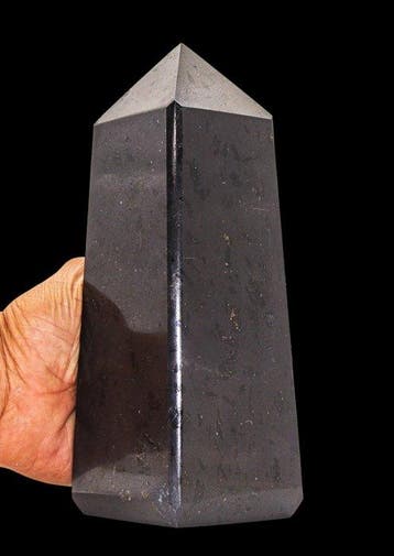 2,1 kg massief zwarte toermalijn 4-facetten obelisktoren –