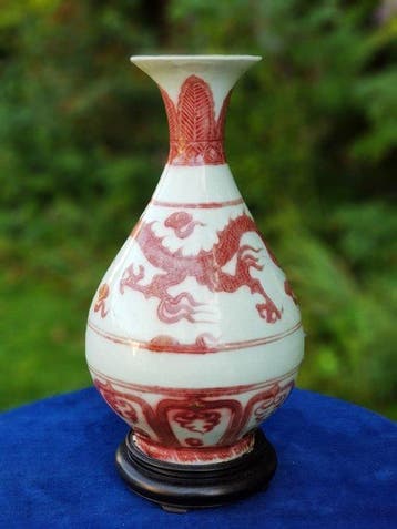 Grote Chinese onderglazuur koperrood Draak