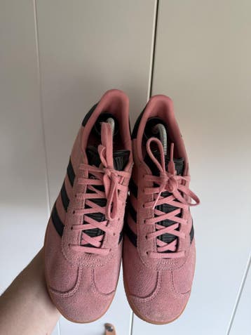 Adidas Gazelle – Roze/Zwart – Maat 38, Roze, Verzenden, Adidas, Sneakers of Gympen