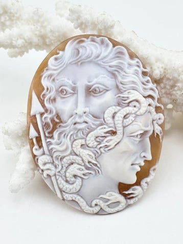 CASSIS MADAGASCARIENSIS Cameo - Handgesneden camee
