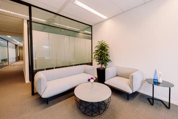 Kantoorruimte in Regus Business Park, Verzenden