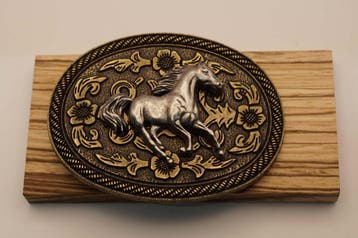 Belt buckle zilverkleurige hollend paard op bronskleurig sie, Losse buckle of gesp, Overige kleuren, Verzenden, Geen merk