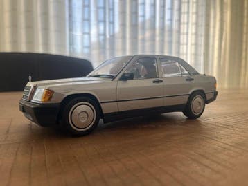 Minichamps 1:18 - Modelauto - Mercedes-Benz 190E (W201) -, Hobby en Vrije tijd, Modelauto's | 1:5 tot 1:12, Nieuw