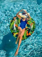 Ernest - Oasis Tropical Flotante: Retrato de una Mujer al, Nieuw