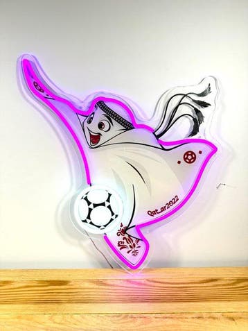 La’eeb Mascotte Qatar 2022 - Neonlichtbord - plexiglas