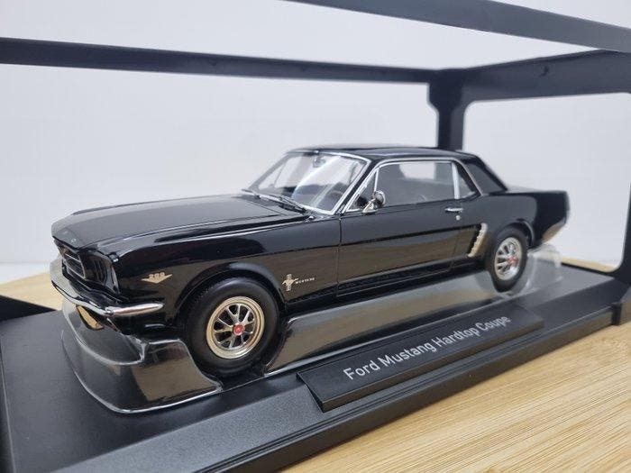 Norev 1:18 - Modelauto - Ford Mustang Hardtop Coupe - 1965, Hobby en Vrije tijd, Modelauto's | 1:5 tot 1:12