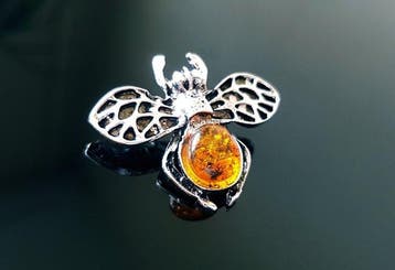 Amber Unieke Vintage Baltisch Amber Broche – Bijenontwerp- 5