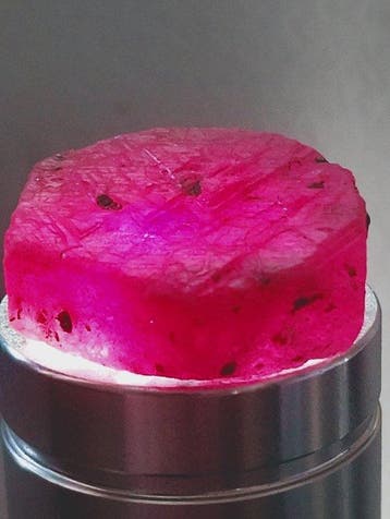Robijn Ruw - Hoogte: 3 cm - Breedte: 2.6 cm- 21.31 g - (1)