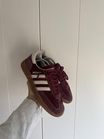 Adidas Handball Spezial – Bordeaux Corduroy – Maat 40, Adidas, Ophalen of Verzenden, Sneakers of Gympen, Gedragen