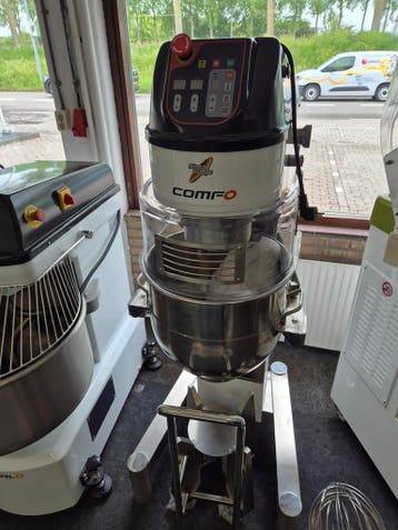 Deegmachine planeetmenger 40 liter op 230v nu in veiling, Nieuw in verpakking, Bakkerij en Slagerij