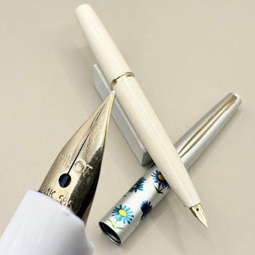 Pilot - Short (white & silver) - 14K gold nib (F) - Vulpen, Nieuw