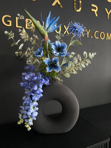 Kunst en zijden bloemstukken - COMPLEET GELEVERD - incl vaas, Binnen, Verzenden, Inclusief kunstbloemen, Bloemstuk