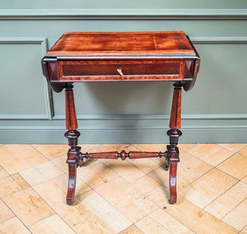 Tafel - Mahonie, Walnoot, Knoesthout - Lodewijk Filips, XIXe