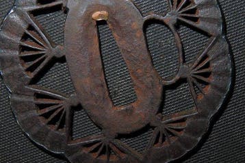 gesmeed ijzer - C6-354 Fan Sukashi Tsuba - Japan - Edo, Antiek en Kunst