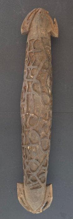 Mooie Asmat slaaprol - collectie Jac Hoogerbrugge - Asmat -
