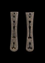 Viking periode Zilver Set van twee eindstukken voor riemen