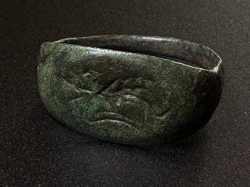 Oud-Romeins Brons, zegelring met afbeelding van de