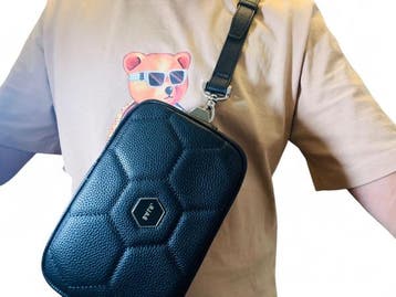 Veiling - Nieuwe BALR. U-Series Hexagon Crossbody Tas, Sieraden, Tassen en Uiterlijk, Portemonnees, Nieuw