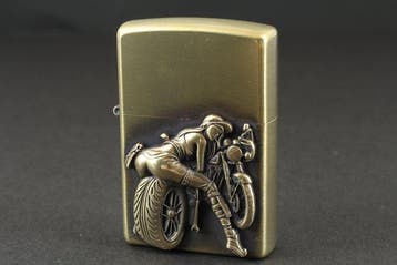 Zippo - Sexy Girl Emblem - Zakaansteker - Metaal, Verzamelen, Nieuw