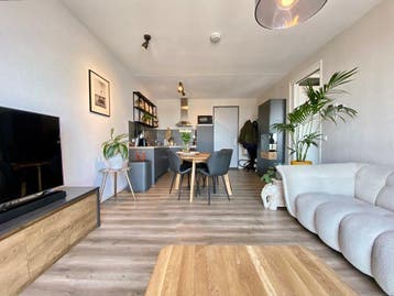 Te huur: Appartement Laakweg in Den Haag, Den Haag, Appartement, Zuid-Holland