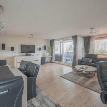 Appartement in Rotterdam gevonden voor €2250,- pm, Huizen en Kamers, Rotterdam, Direct bij eigenaar, Appartement, Rotterdam