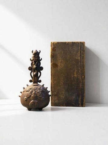 Decoratief ornament - Japan - Bronzen suzu-rituele bel