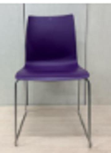 Ocee Design Fourcast – Paars (Stoel), Huis en Inrichting, Stoelen, Ophalen of Verzenden, Gebruikt