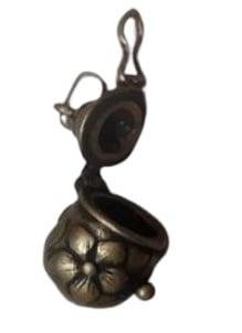 Wensdoosje of prayerbox bloem 21mm x 12mm oogje: 4mm geel..., Ophalen of Verzenden, Nieuw, Kraal