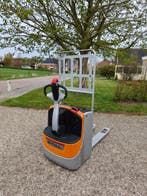 Still ECU 16 palletwagen met last rek en interne lader, Zo goed als nieuw