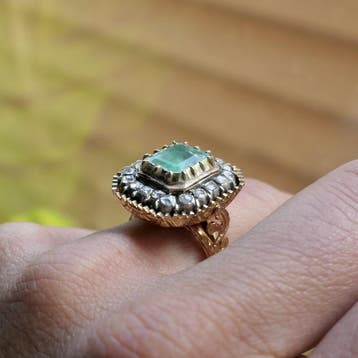 Gouden Victoriaanse ring met smaragd en roos geslepen dia..., Gebruikt, Ophalen of Verzenden, Kleiner dan 17, Met edelsteen