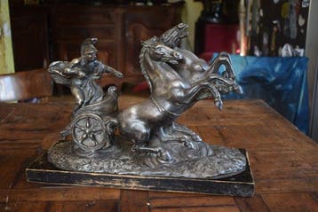 A. Garnier - sculptuur, biga romana - 32 cm - Verzilverd